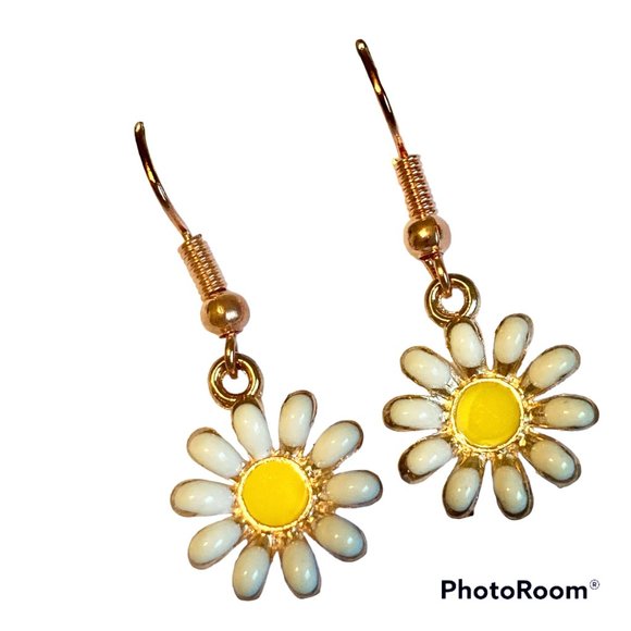 Daisy Flower Earrings Rose Gold Plated Enamel White Yellow Dangle Dainty - Picture 1 of 12
